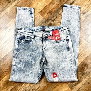 Arizona Jean Company Light Wash Jeggings